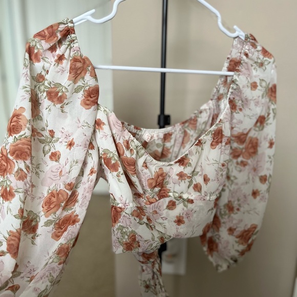 Clothes - Picture 1 of 3